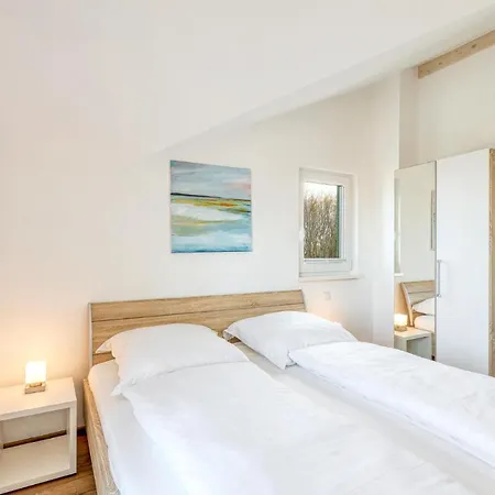 Holiday home Seewolke 8 *